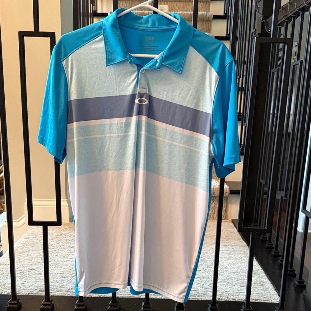 Oakley Men's Light Blue and White Polo Shirt